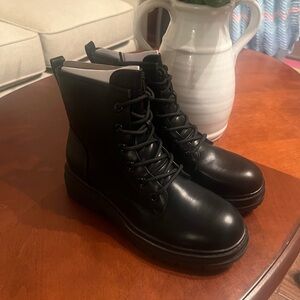 Black Lace-Up Women's Boots